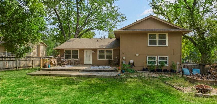 Homes for Sale in Kansas City, MO 64155 | 11018 N Kenwood Avenue
