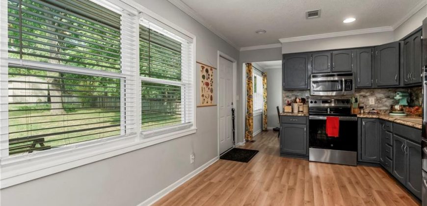 Homes for Sale in Kansas City, MO 64155 | 11018 N Kenwood Avenue