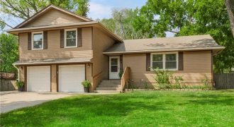 Homes for Sale in Kansas City, MO 64155 | 11018 N Kenwood Avenue