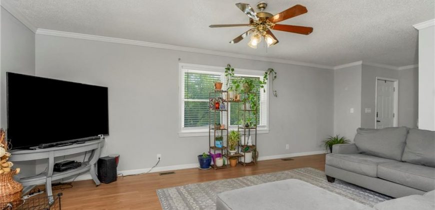 Homes for Sale in Kansas City, MO 64155 | 11018 N Kenwood Avenue