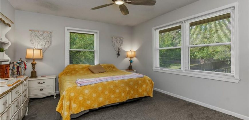 Homes for Sale in Kansas City, MO 64155 | 11018 N Kenwood Avenue