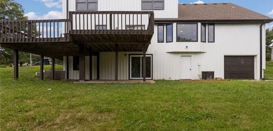 Homes for Sale in Kansas City, MO 64151 | 5601 N Flint Ridge Road