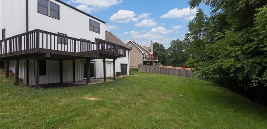 Homes for Sale in Kansas City, MO 64151 | 5601 N Flint Ridge Road