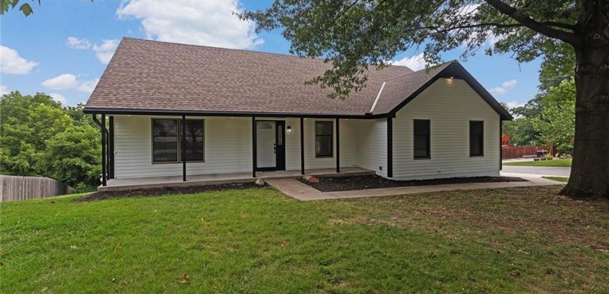 Homes for Sale in Kansas City, MO 64151 | 5601 N Flint Ridge Road
