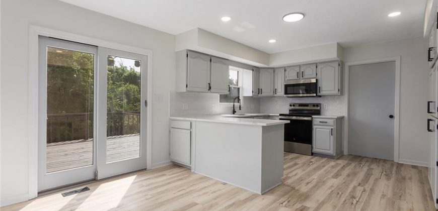 Homes for Sale in Kansas City, MO 64151 | 5601 N Flint Ridge Road