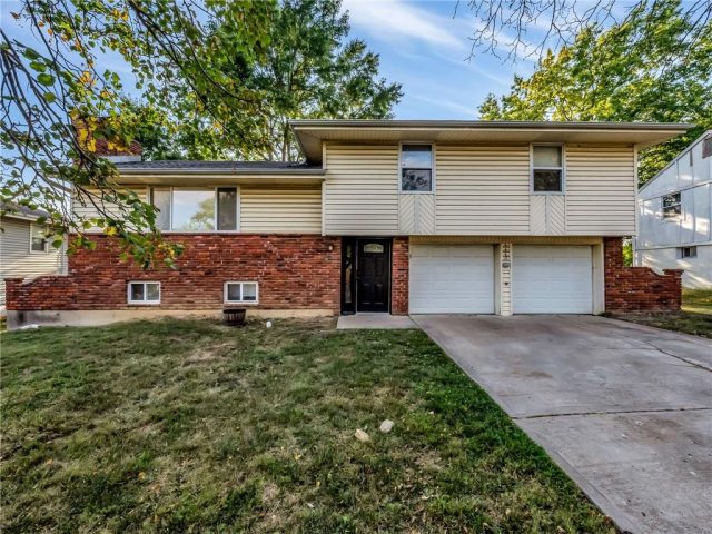 Homes for Sale in Kansas City, MO 64118 | 6440 N MERCIER Street