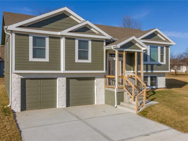 Homes for Sale in Excelsior Springs, MO 64024 | 2081  Rock Bridge Parkway