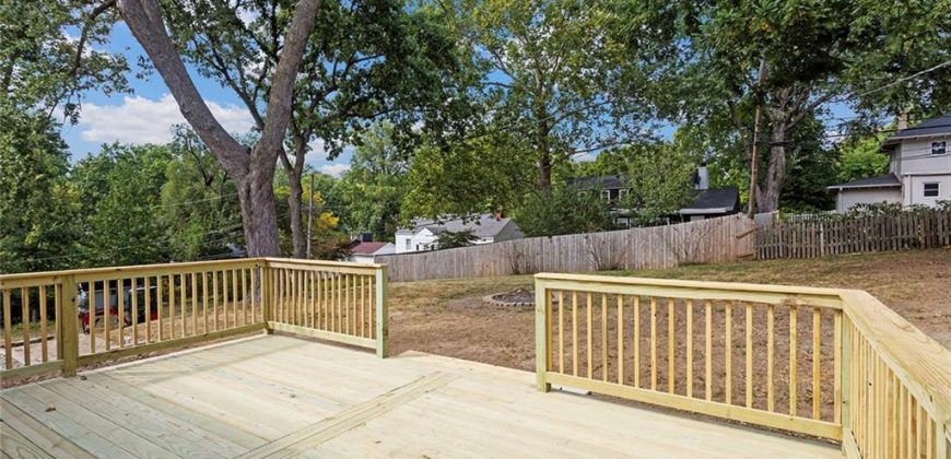 Homes for Sale in Kansas City, MO 64116 | 106 NE Northcrest Drive