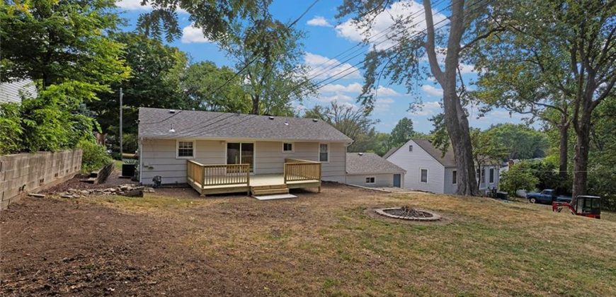 Homes for Sale in Kansas City, MO 64116 | 106 NE Northcrest Drive