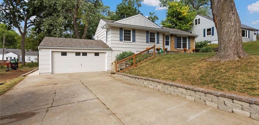 Homes for Sale in Kansas City, MO 64116 | 106 NE Northcrest Drive