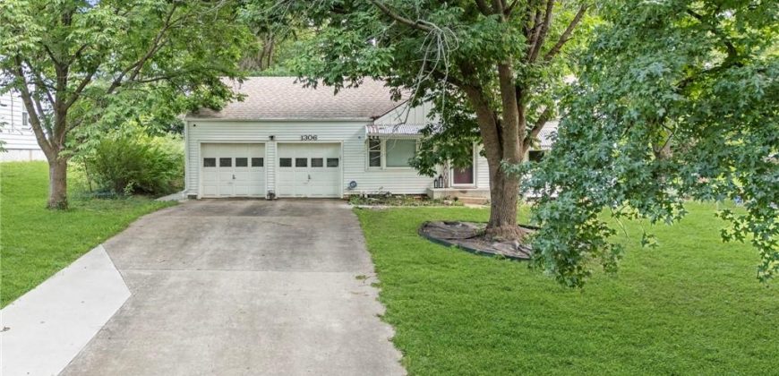 Homes for Sale in Gladstone, MO 64118 | 1306 NE 56th Terrace