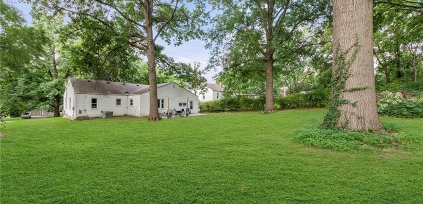 Homes for Sale in Gladstone, MO 64118 | 1306 NE 56th Terrace