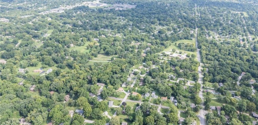 Homes for Sale in Gladstone, MO 64118 | 1306 NE 56th Terrace