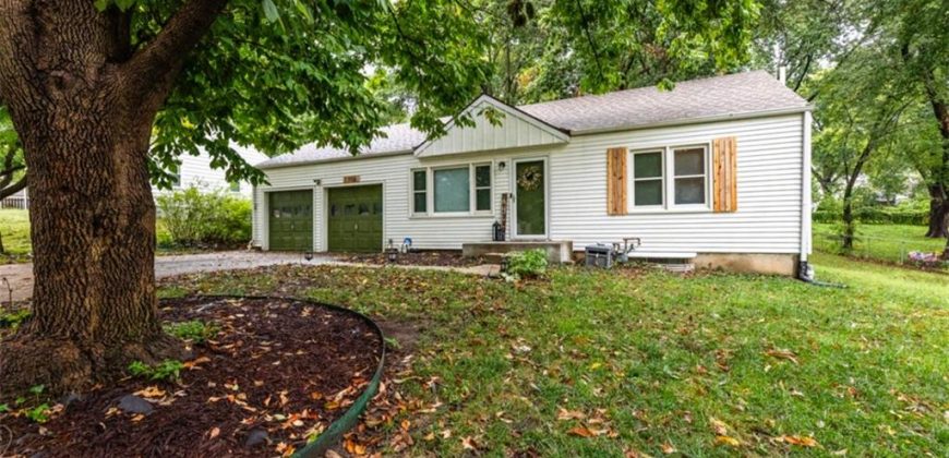 Homes for Sale in Gladstone, MO 64118 | 1306 NE 56th Terrace
