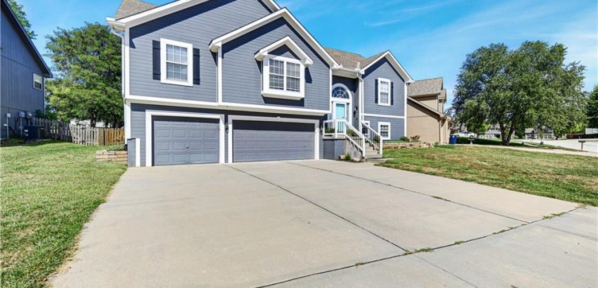 Homes for Sale in Kansas City, MO 64157 | 10744 N Laurel Avenue