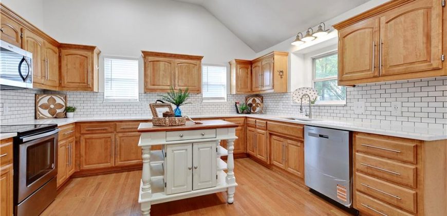 Homes for Sale in Kansas City, MO 64157 | 10744 N Laurel Avenue