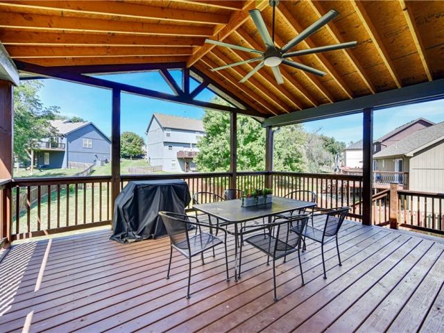 Homes for Sale in Kansas City, MO 64157 | 10744 N Laurel Avenue
