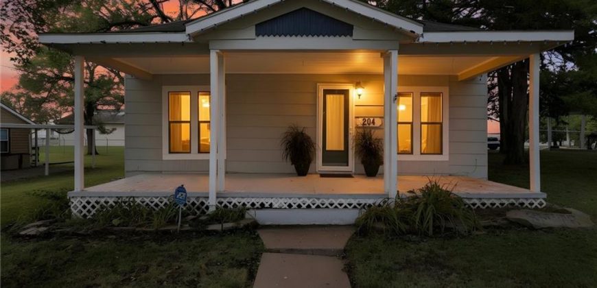 Homes for Sale in Kearney, MO 64060 | 204 N Clark Street