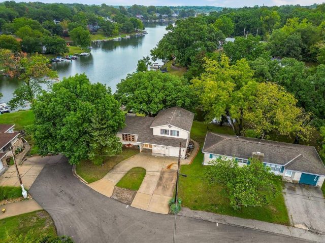 Homes for Sale in Lake Waukomis, MO 64151 | 715 NW South Shore Drive