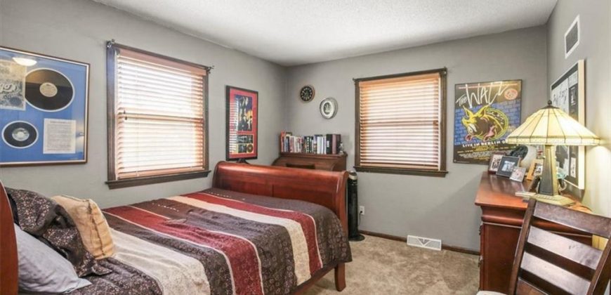 Homes for Sale in Parkville, MO 64152 | 5521 NW Seminole Drive
