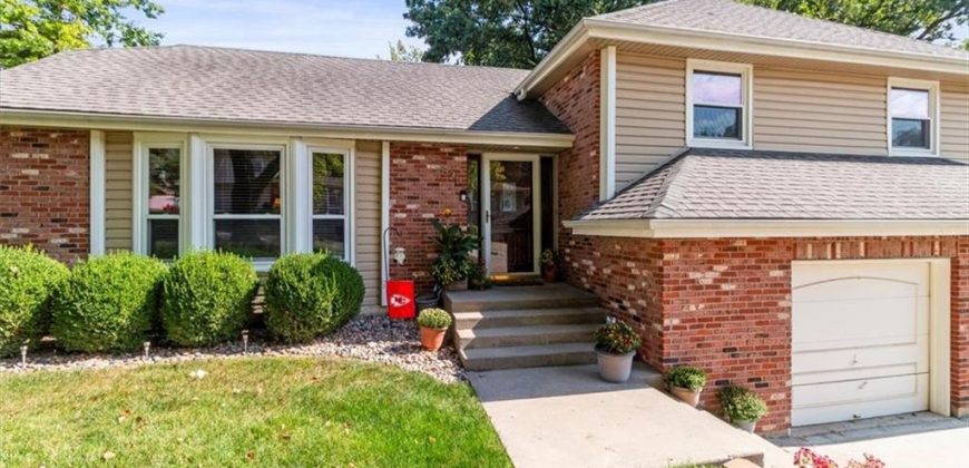 Homes for Sale in Parkville, MO 64152 | 5521 NW Seminole Drive
