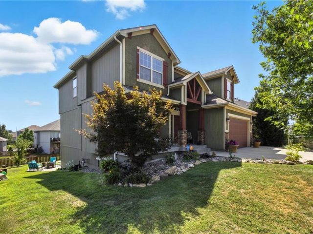 Homes for Sale in Kansas City, MO 64155 | 1411 NE 107th Terrace