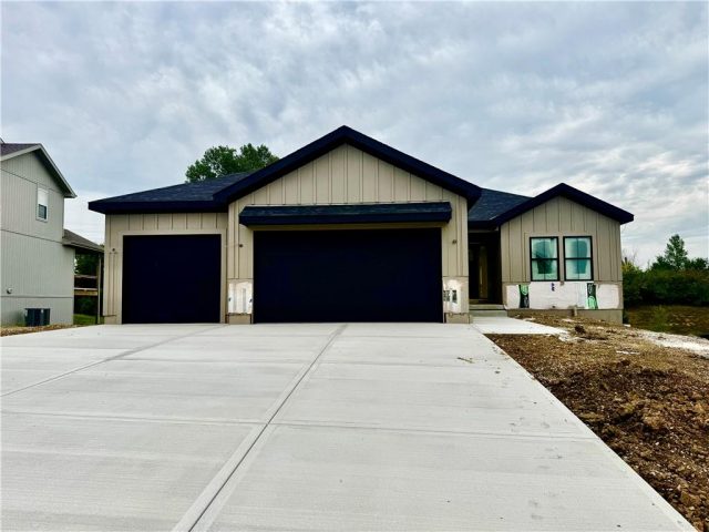 Homes for Sale in Kearney, MO 64060 | 13545 NE 114th Place