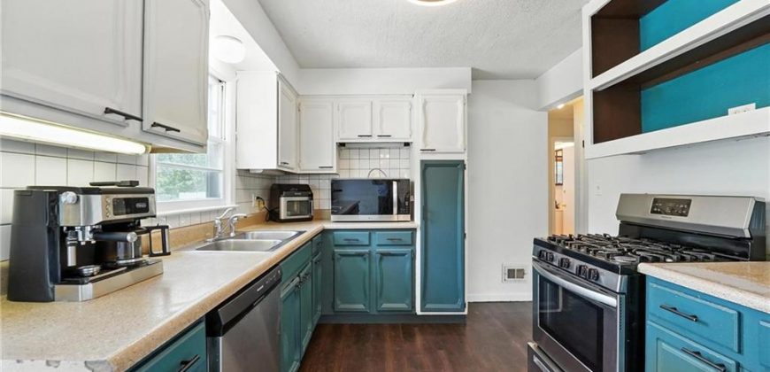 Homes for Sale in Kansas City, MO 64151 | 5612 N Amoret Avenue