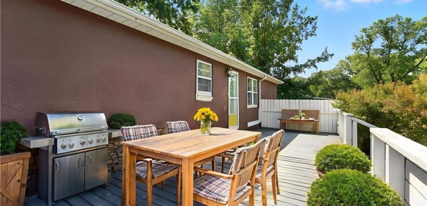 Homes for Sale in Kansas City, MO 64151 | 5612 N Amoret Avenue