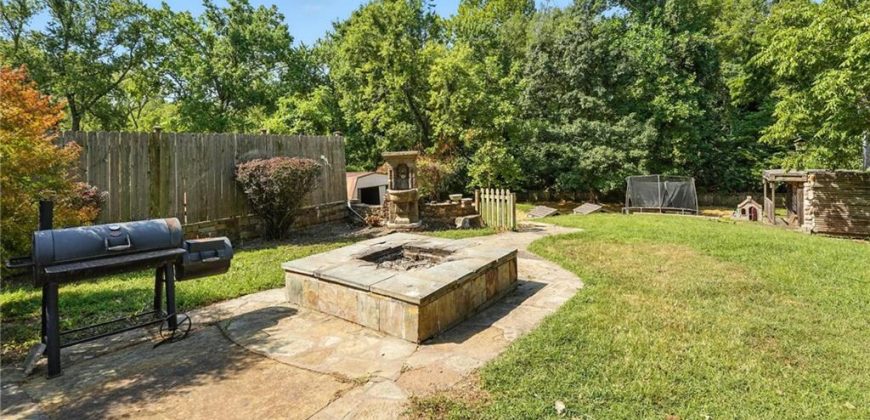 Homes for Sale in Kansas City, MO 64151 | 5612 N Amoret Avenue