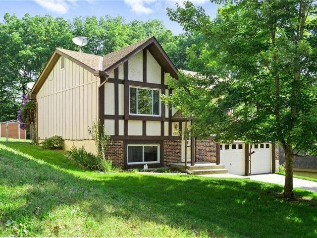 Homes for Sale in Kansas City, MO 64151 | 6108 NW 51st Terrace