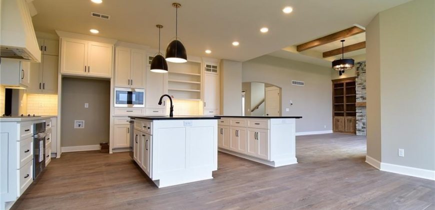 Homes for Sale in Parkville, MO 64152 | 13459  Terrace Park Drive