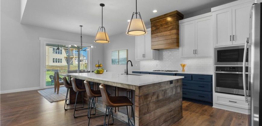 Homes for Sale in Parkville, MO 64152 | 13512  Terrace Park Drive