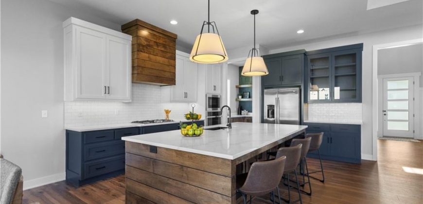 Homes for Sale in Parkville, MO 64152 | 13512  Terrace Park Drive