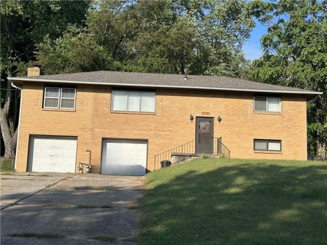 Homes for Sale in Kansas City, MO 64117 | 4200 NE Chaumiere Road