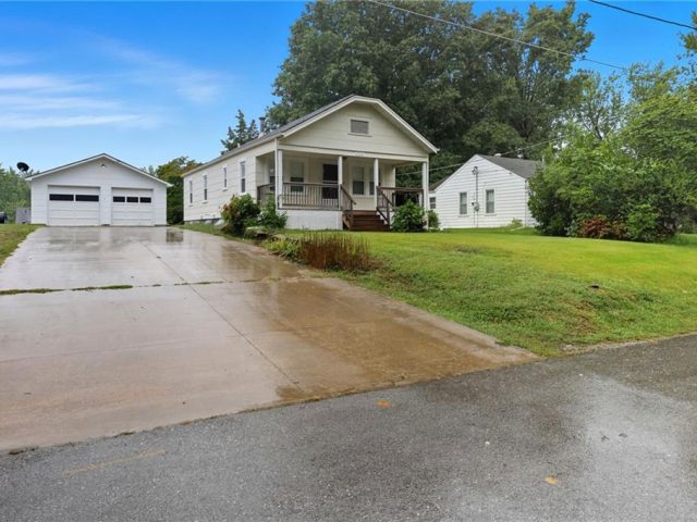 Homes for Sale in Avondale, MO 64117 | 2935 NE Walnut Road