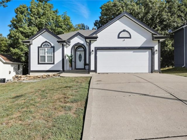 Homes for Sale in Kansas City, MO 64118 | 7507 N Wyoming Court