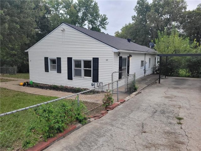 Homes for Sale in Kansas City, MO 64117 | 5117 NE 45th Terrace