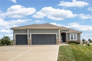 2059--Foxtail-Point-mls-2580001-image-1