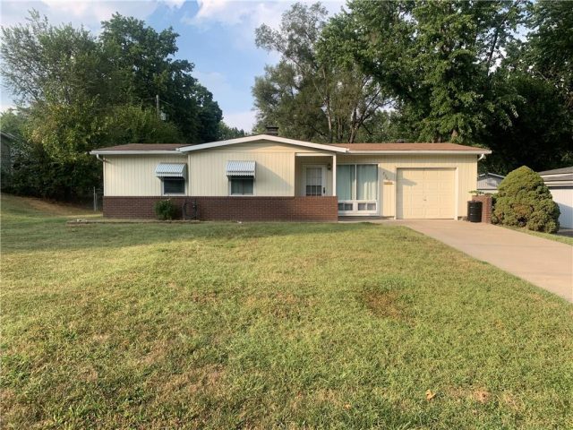 Homes for Sale in Gladstone, MO 64118 | 2300 NE 61st Street