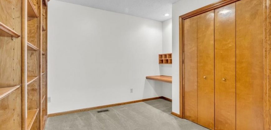 Homes for Sale in Kansas City, MO 64118 | 7421 N Wabash Avenue Homes for Sale in Kansas City, MO 64118 | 7421 N Wabash Avenue