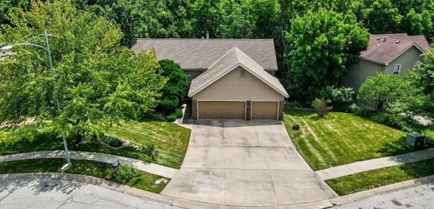 Homes for Sale in Kansas City, MO 64118 | 7421 N Wabash Avenue Homes for Sale in Kansas City, MO 64118 | 7421 N Wabash Avenue