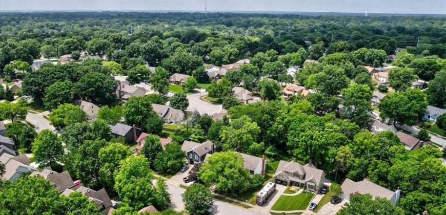 Homes for Sale in Kansas City, MO 64118 | 7421 N Wabash Avenue Homes for Sale in Kansas City, MO 64118 | 7421 N Wabash Avenue