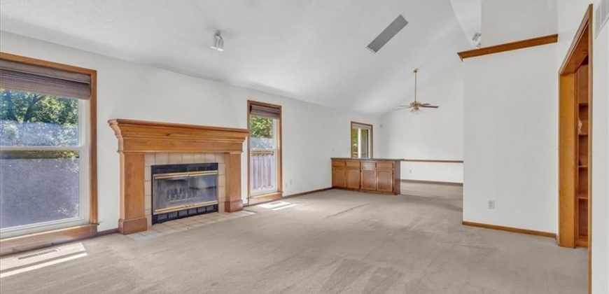 Homes for Sale in Kansas City, MO 64118 | 7421 N Wabash Avenue Homes for Sale in Kansas City, MO 64118 | 7421 N Wabash Avenue