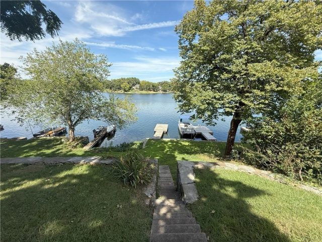 Homes for Sale in Lake Waukomis, MO 64151 | 1081  South Shore Drive
