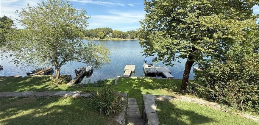 Homes for Sale in Lake Waukomis, MO 64151 | 1081  South Shore Drive