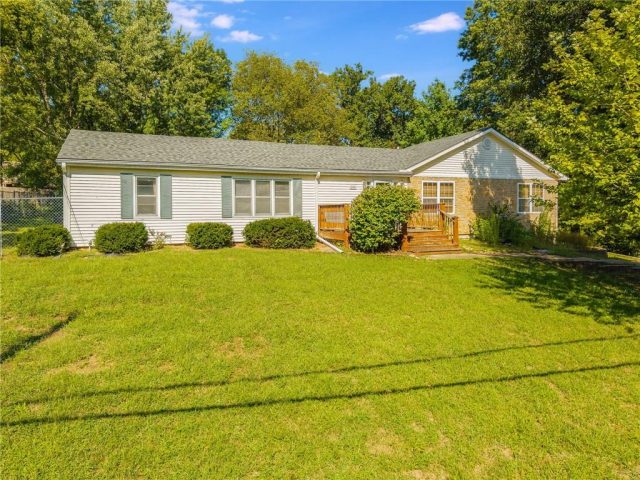 Homes for Sale in Kansas City, MO 64117 | 2906 NE Russell Road