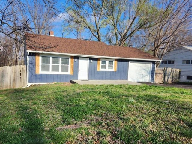 Homes for Sale in Parkville, MO 64152 | 5917 NW Bell Road
