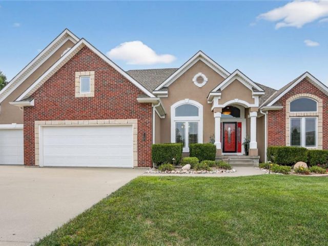 Homes for Sale in Smithville, MO 64089 | 13602  Short Circle