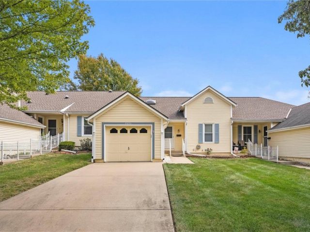 Homes for Sale in Gladstone, MO 64118 | 7093 N Garfield Avenue